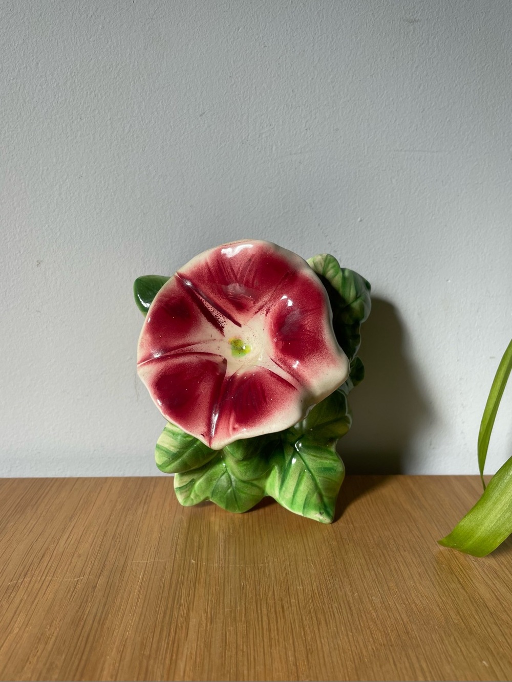 Vintage MCM Ceramic Morning Glory Flower Wall Pocket Planter 4x4